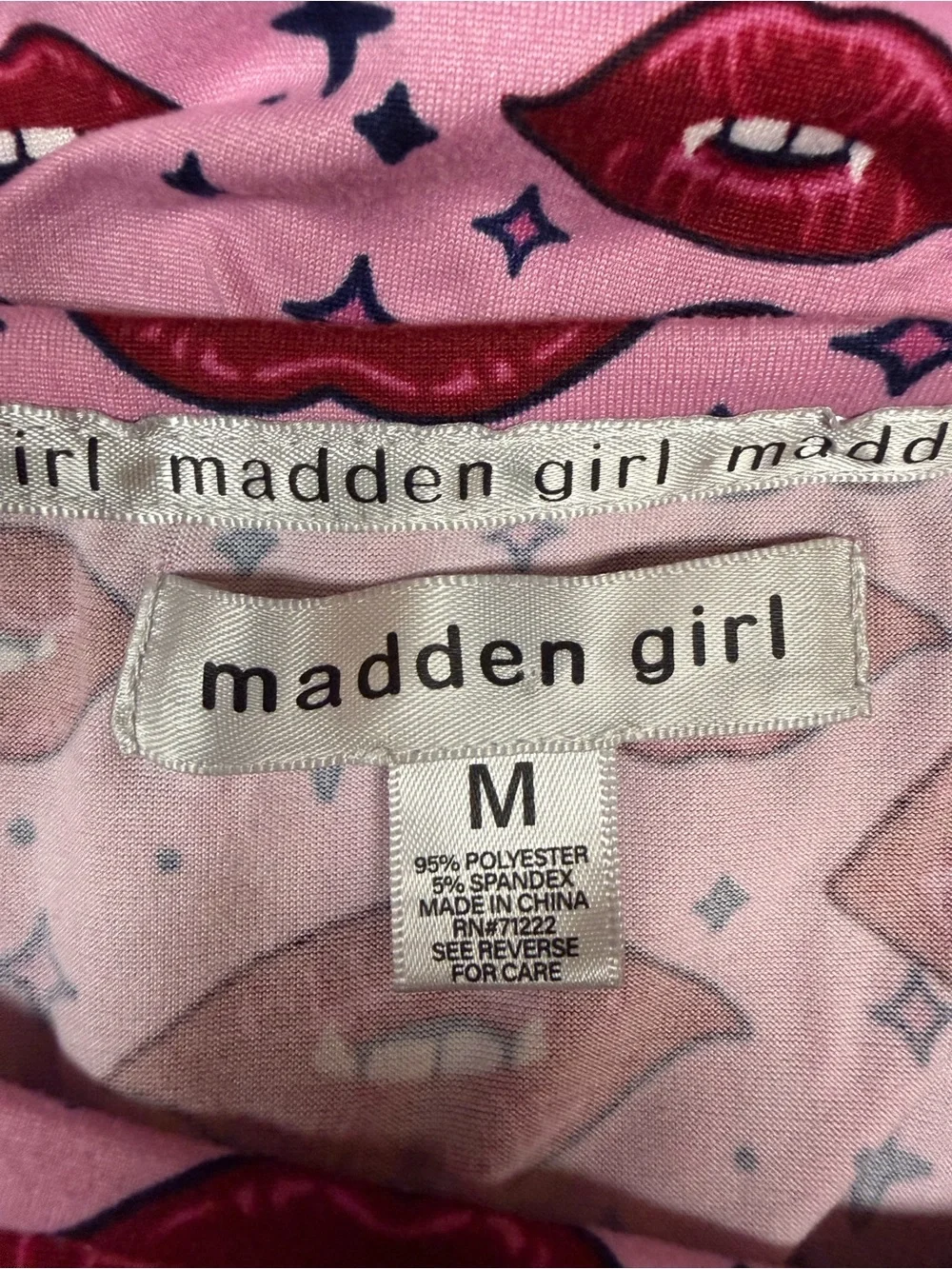 Madden Girl Pink Vampire Fangs Lip Print Pajama Loungewear Halloween Goth Medium